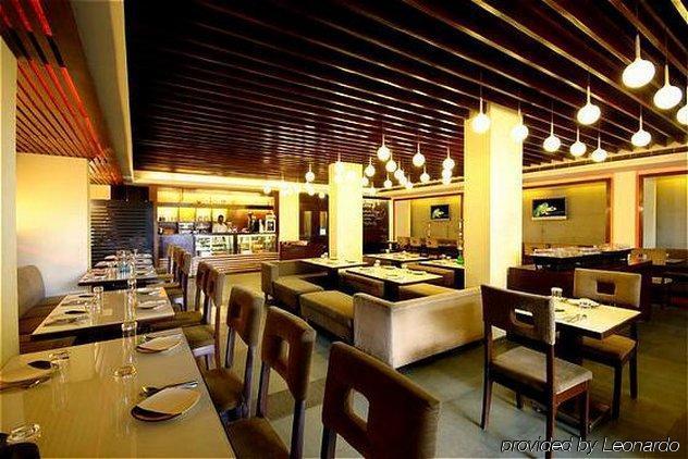 Hotel Komfort Terraces Bengaluru Restauracja zdjęcie